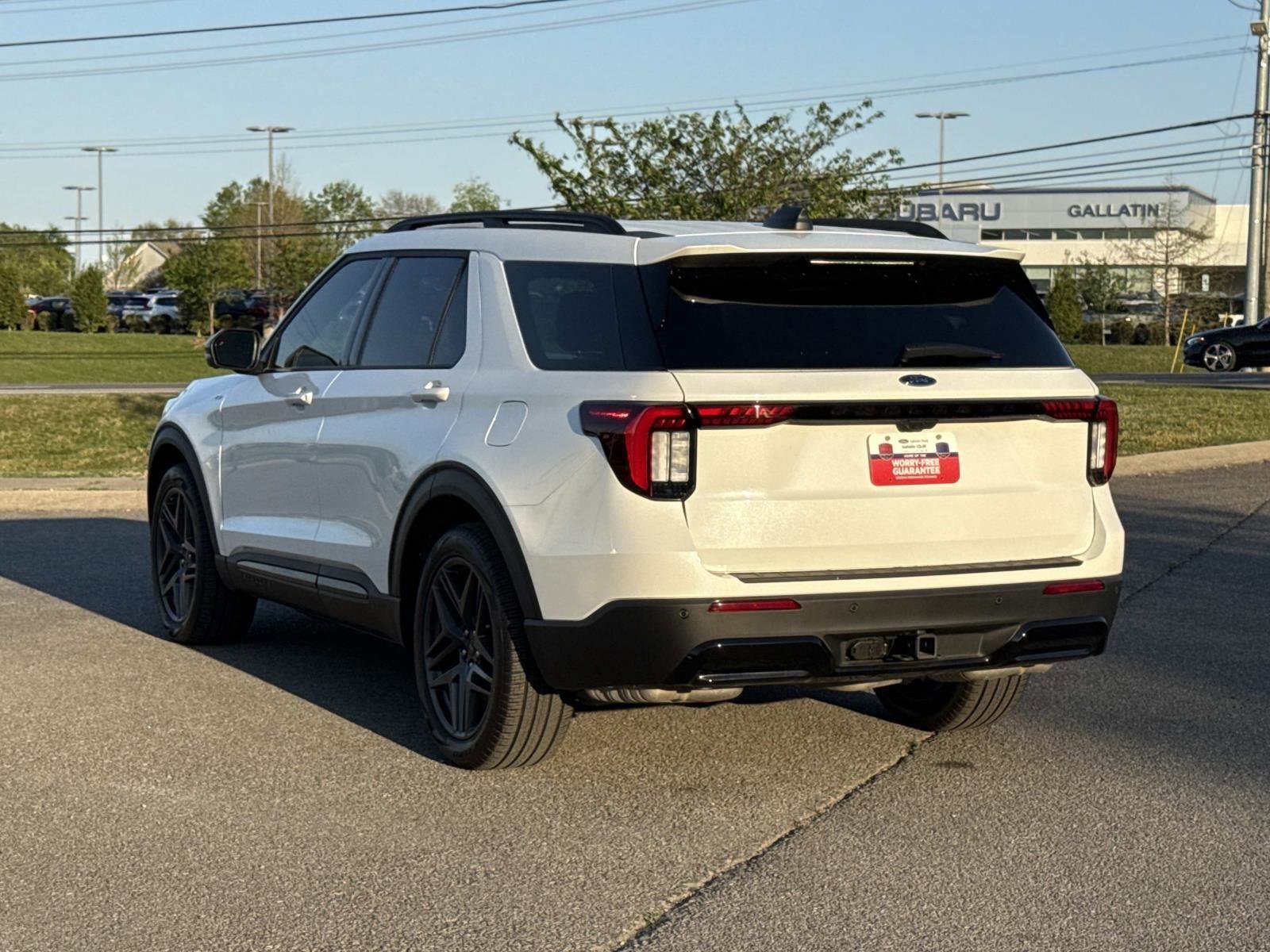 Used 2026 Ford Explorer - photo 9