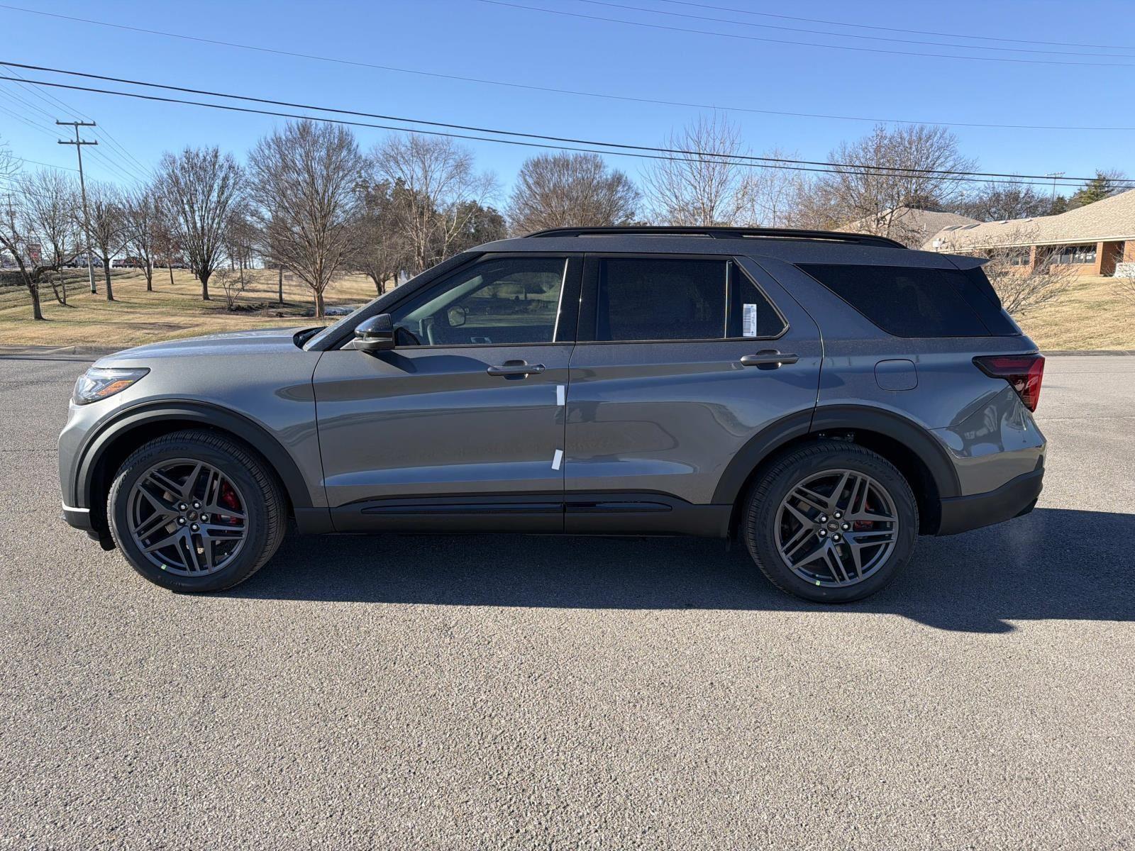 New 2026 Ford Explorer - photo 2