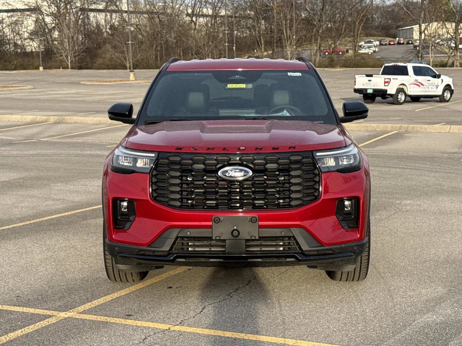 Used 2026 Ford Explorer - photo 2