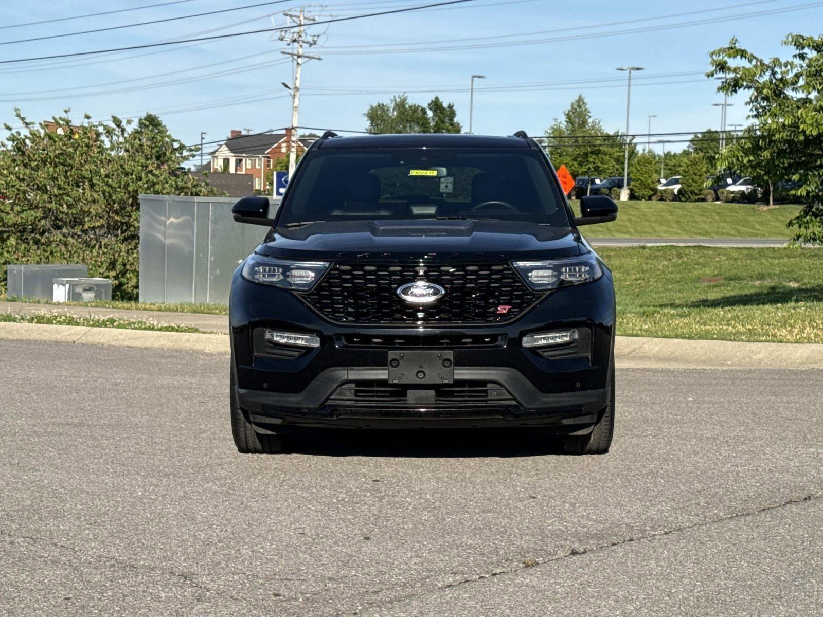 Used 2024 Ford Explorer - photo 2