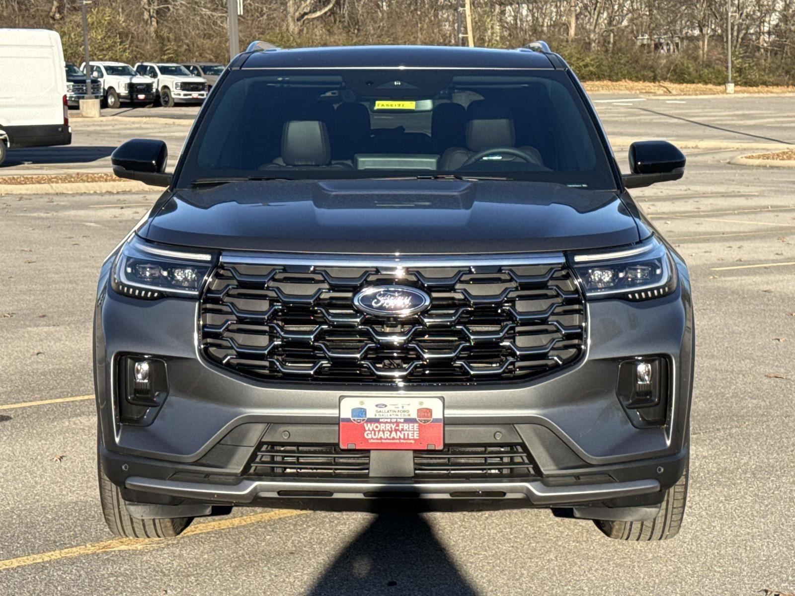 Used 2026 Ford Explorer - photo 2