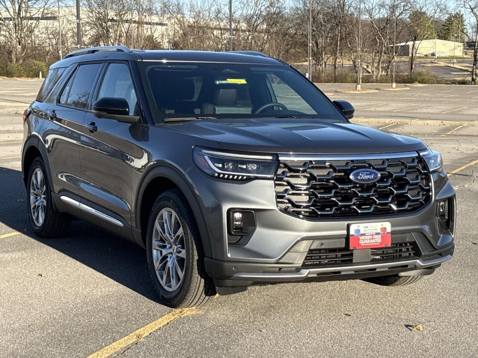 Used 2026 Ford Explorer - photo 5