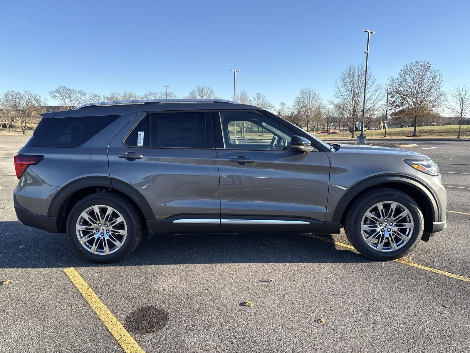 Used 2026 Ford Explorer - photo 6