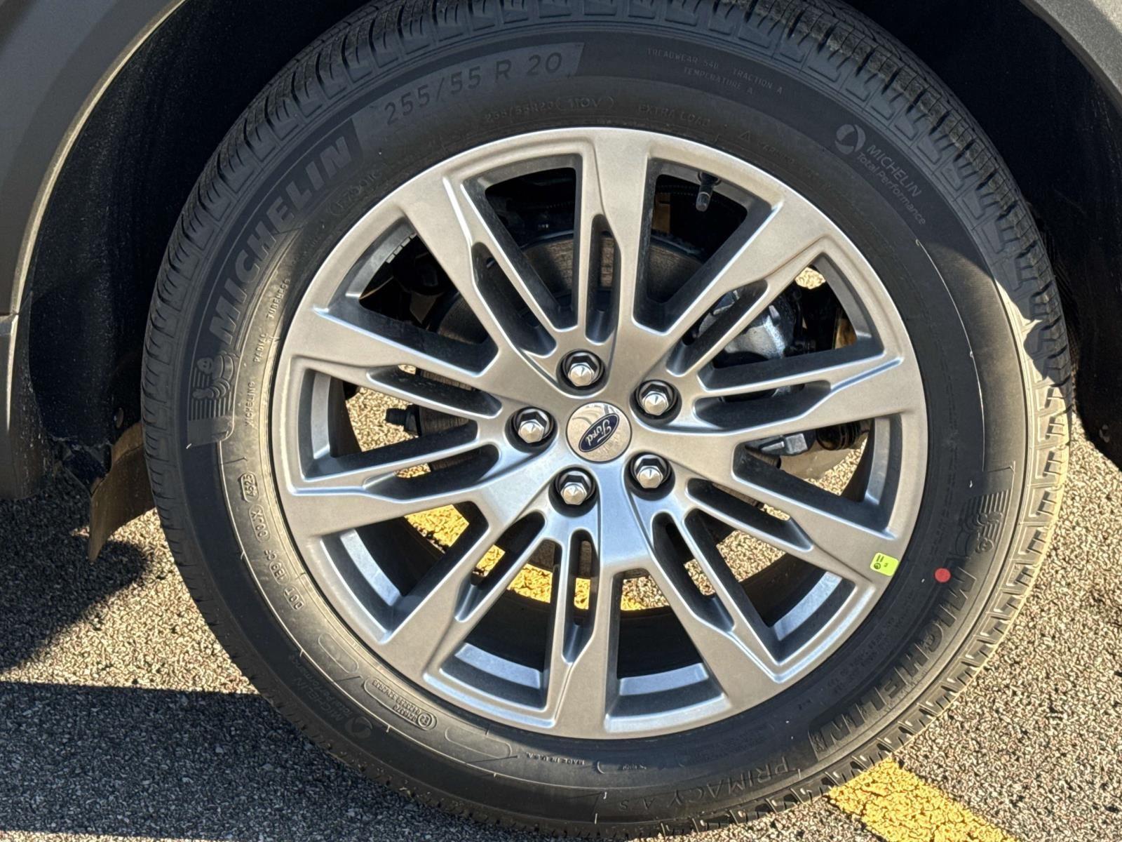 Used 2026 Ford Explorer - photo 11