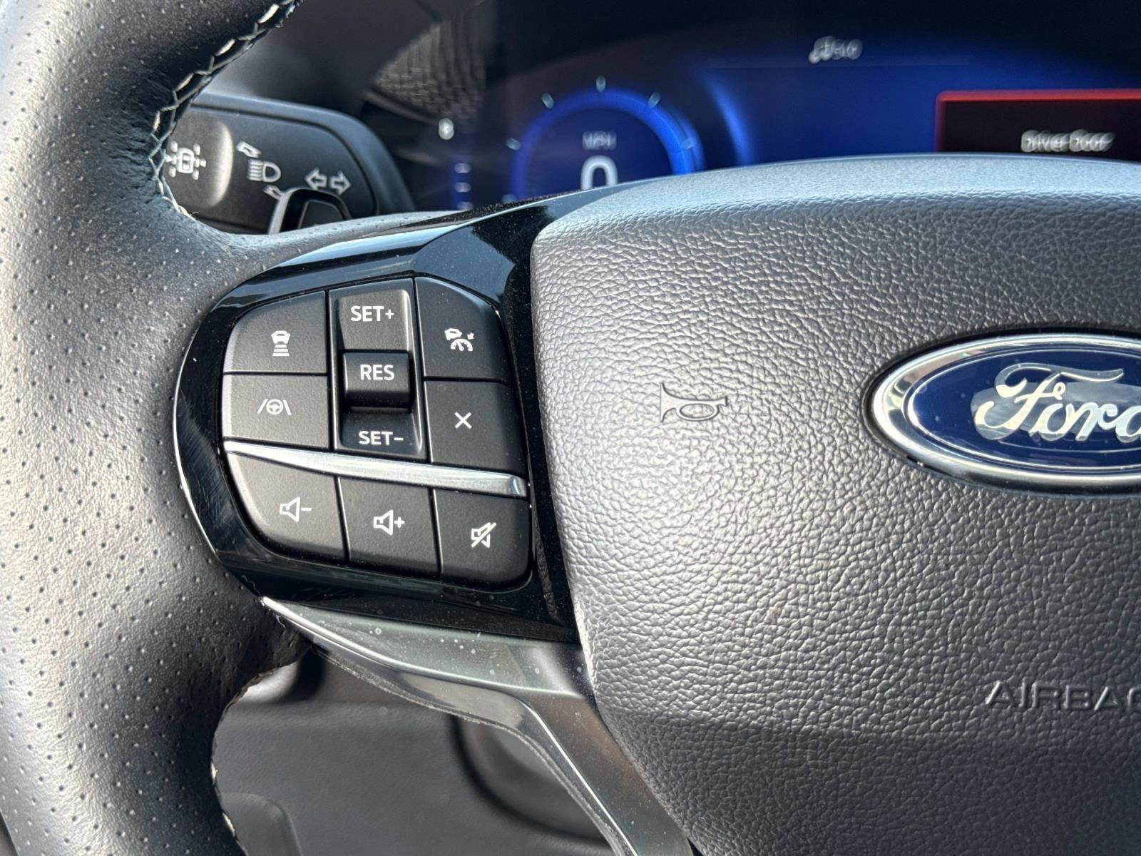 Used 2024 Ford Explorer - photo 18