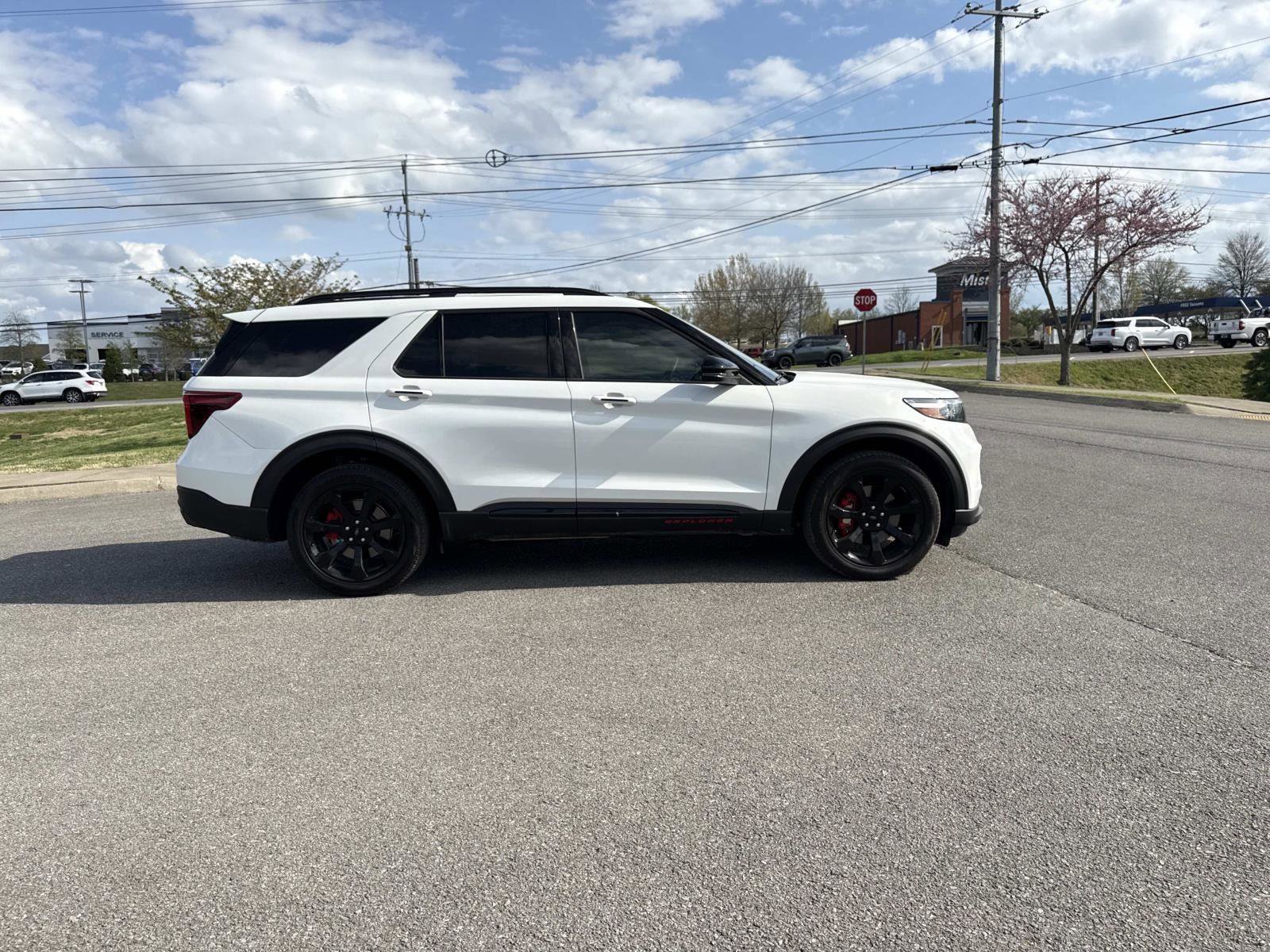 Used 2024 Ford Explorer - photo 32