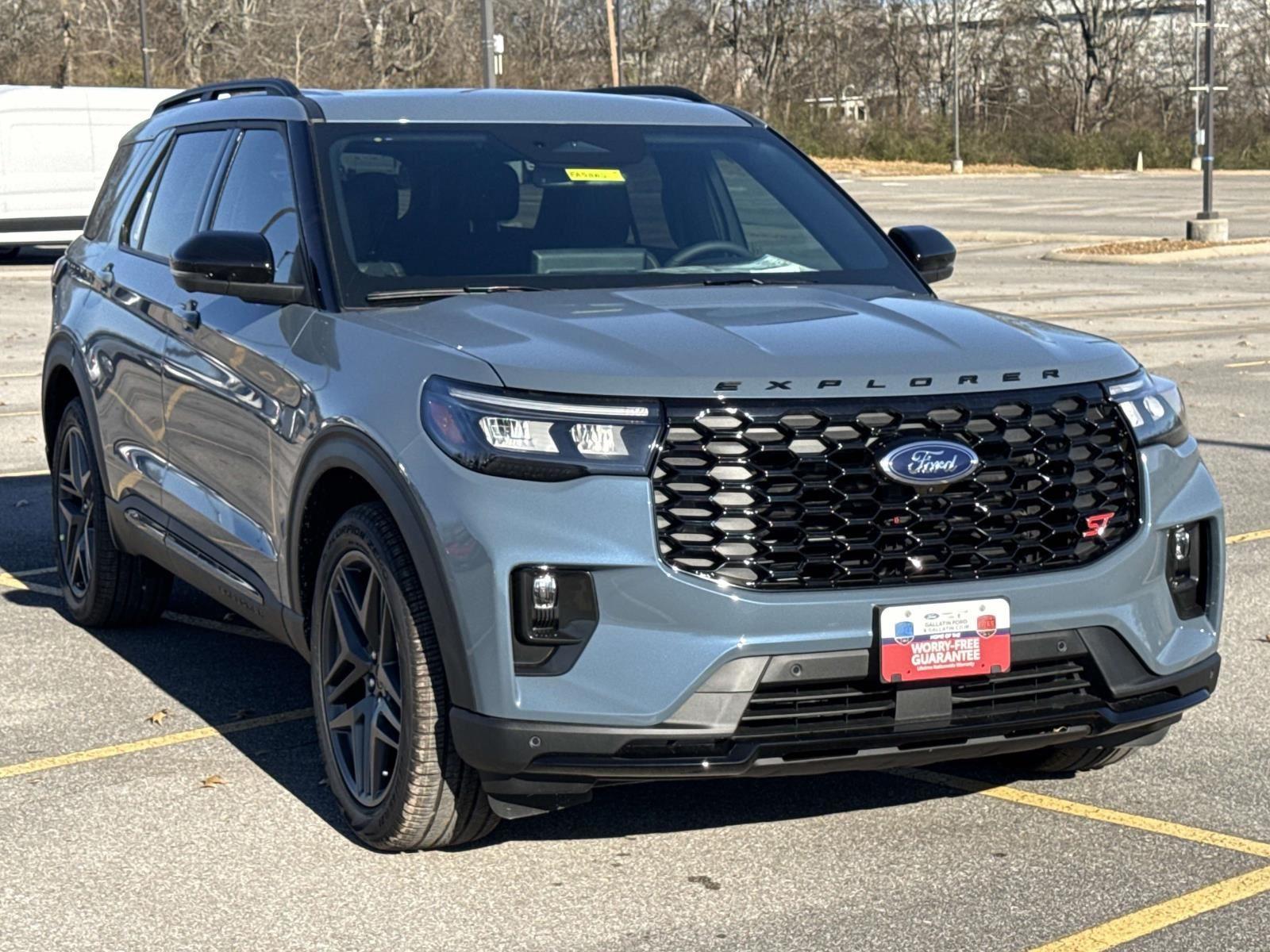 Used 2026 Ford Explorer - photo 5