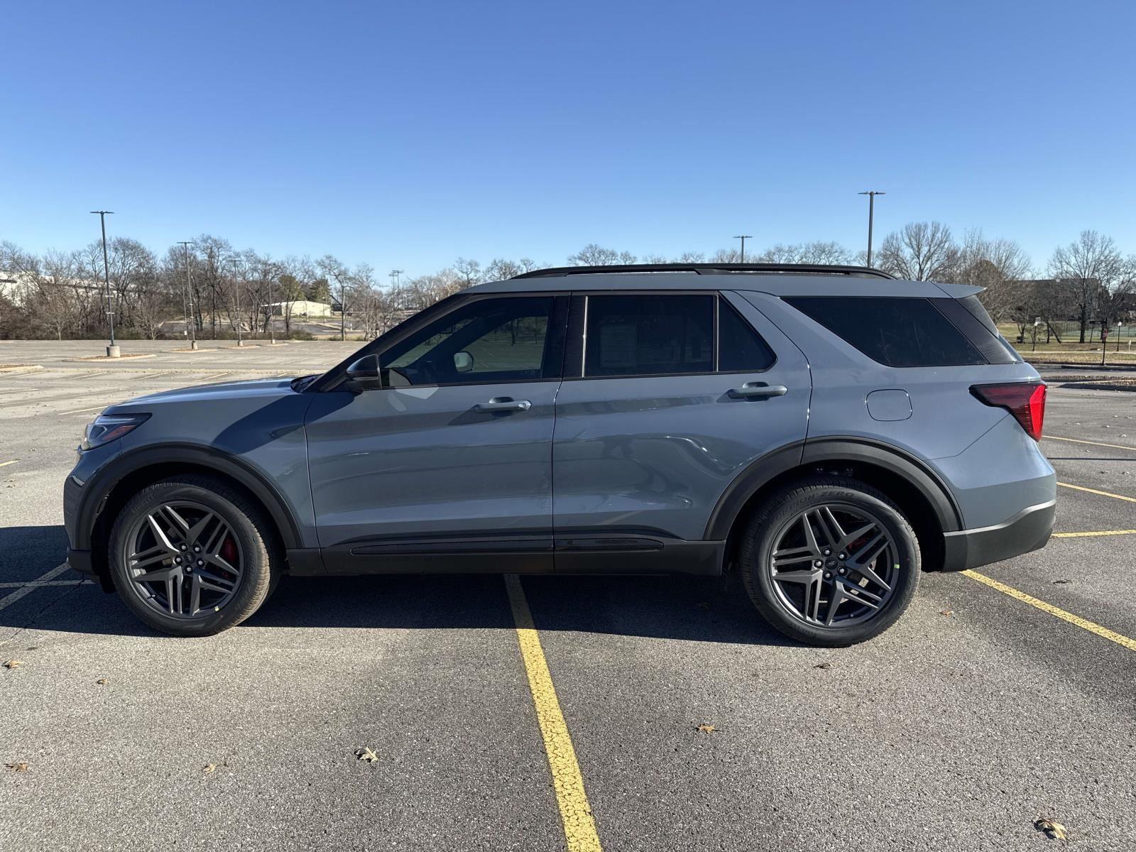Used 2026 Ford Explorer - photo 7
