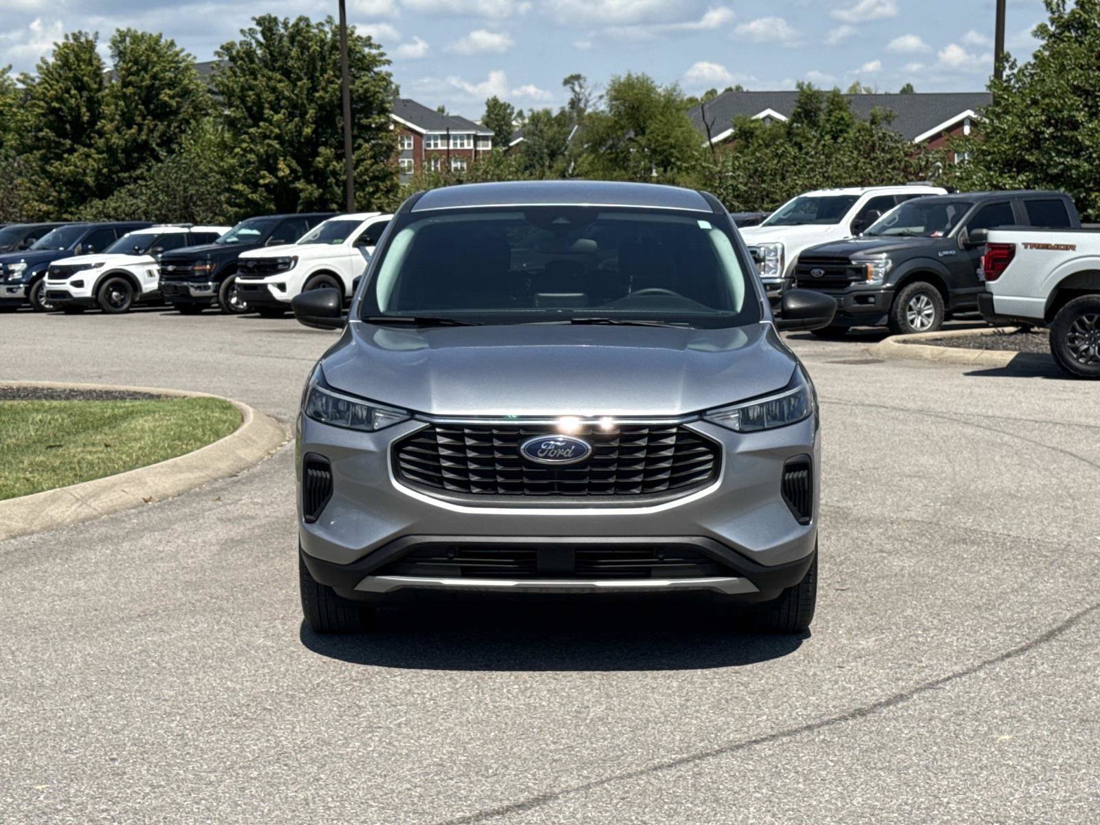 Used 2023 Ford Escape - photo 2