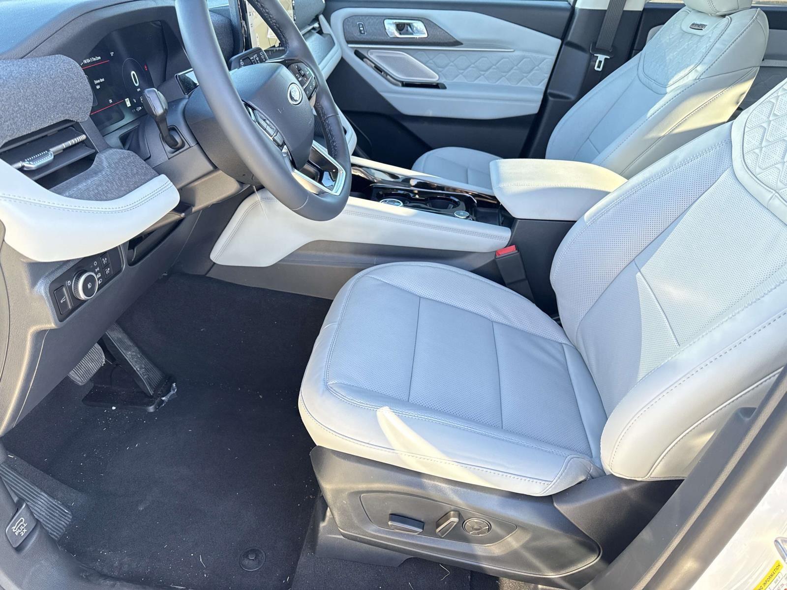 Used 2026 Ford Explorer - photo 16
