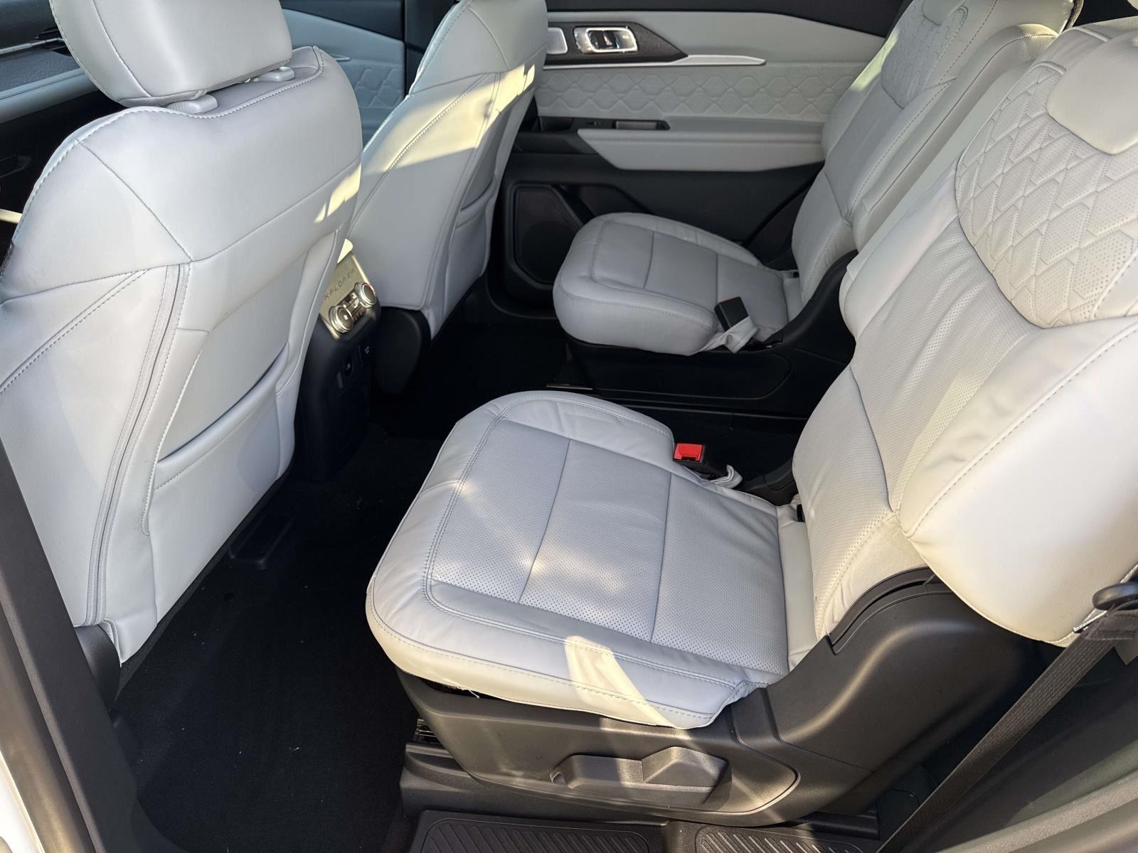 Used 2026 Ford Explorer - photo 18
