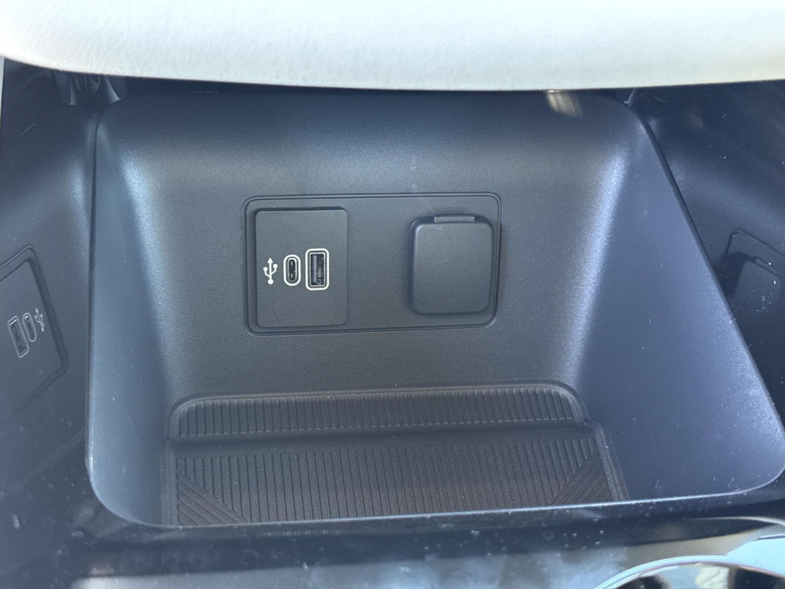 Used 2026 Ford Explorer - photo 32