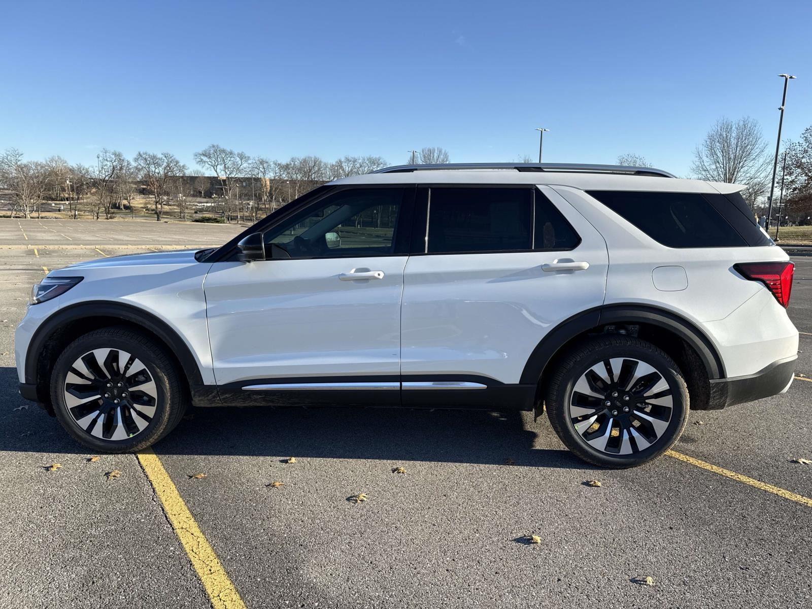 Used 2026 Ford Explorer - photo 10