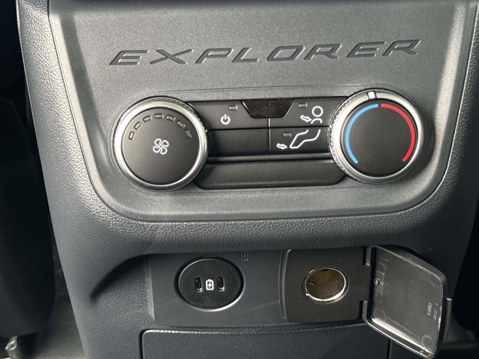Used 2026 Ford Explorer - photo 31