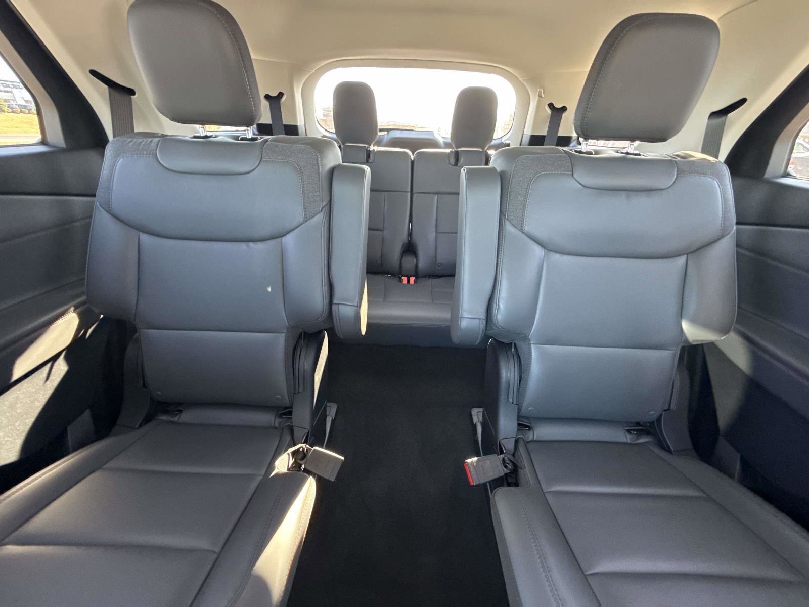 Used 2026 Ford Explorer - photo 29