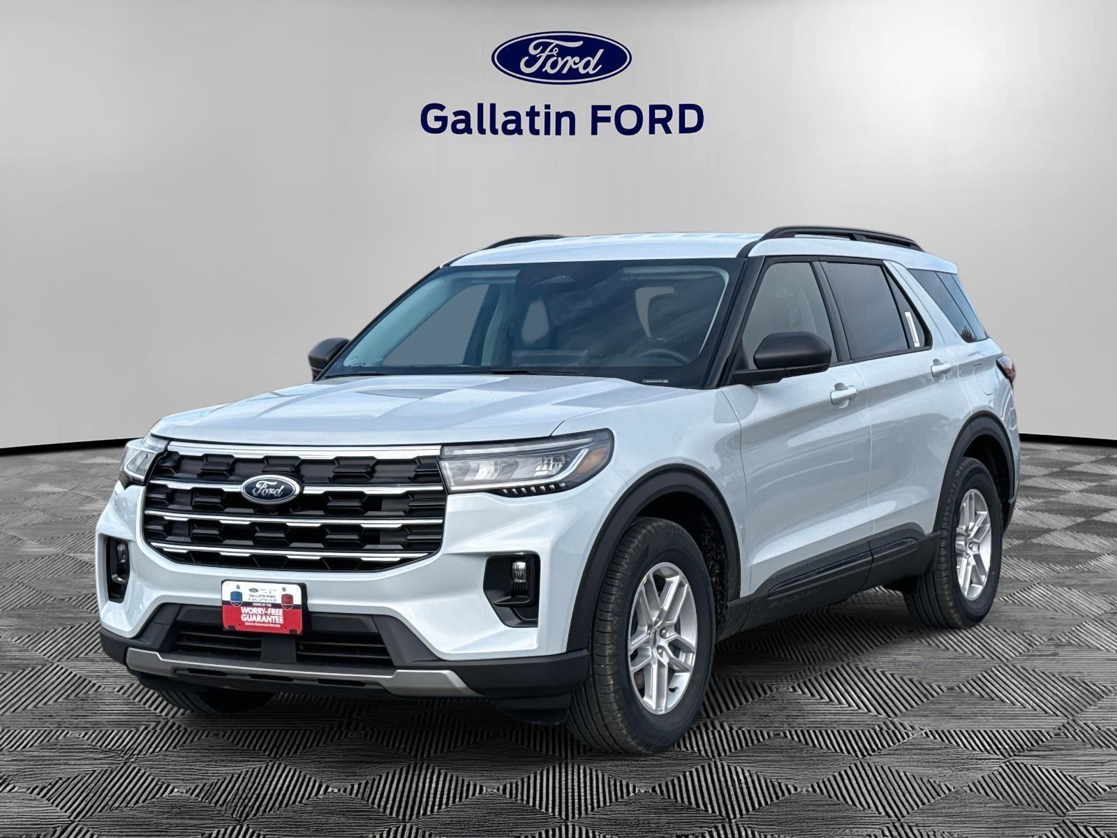 Used 2026 Ford Explorer - photo 1