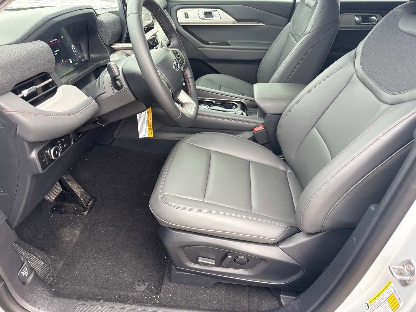 Used 2026 Ford Explorer - photo 15