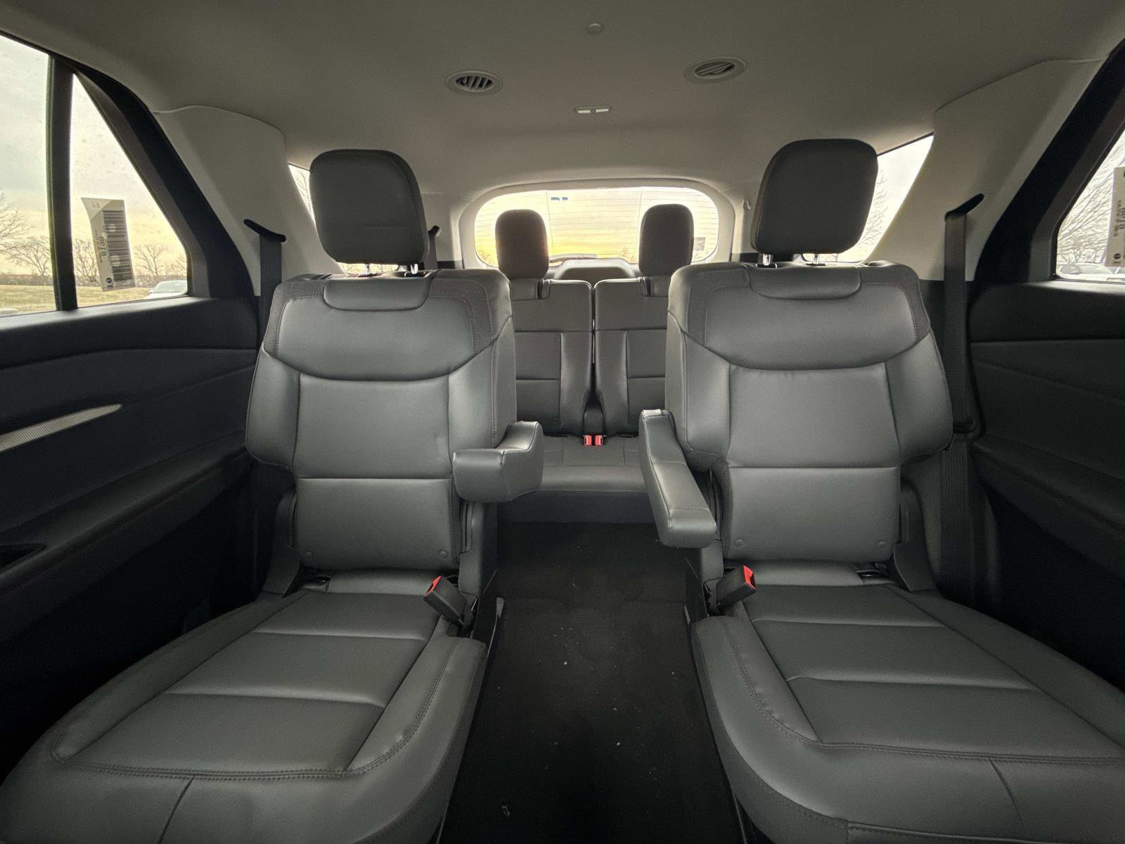 Used 2026 Ford Explorer - photo 19