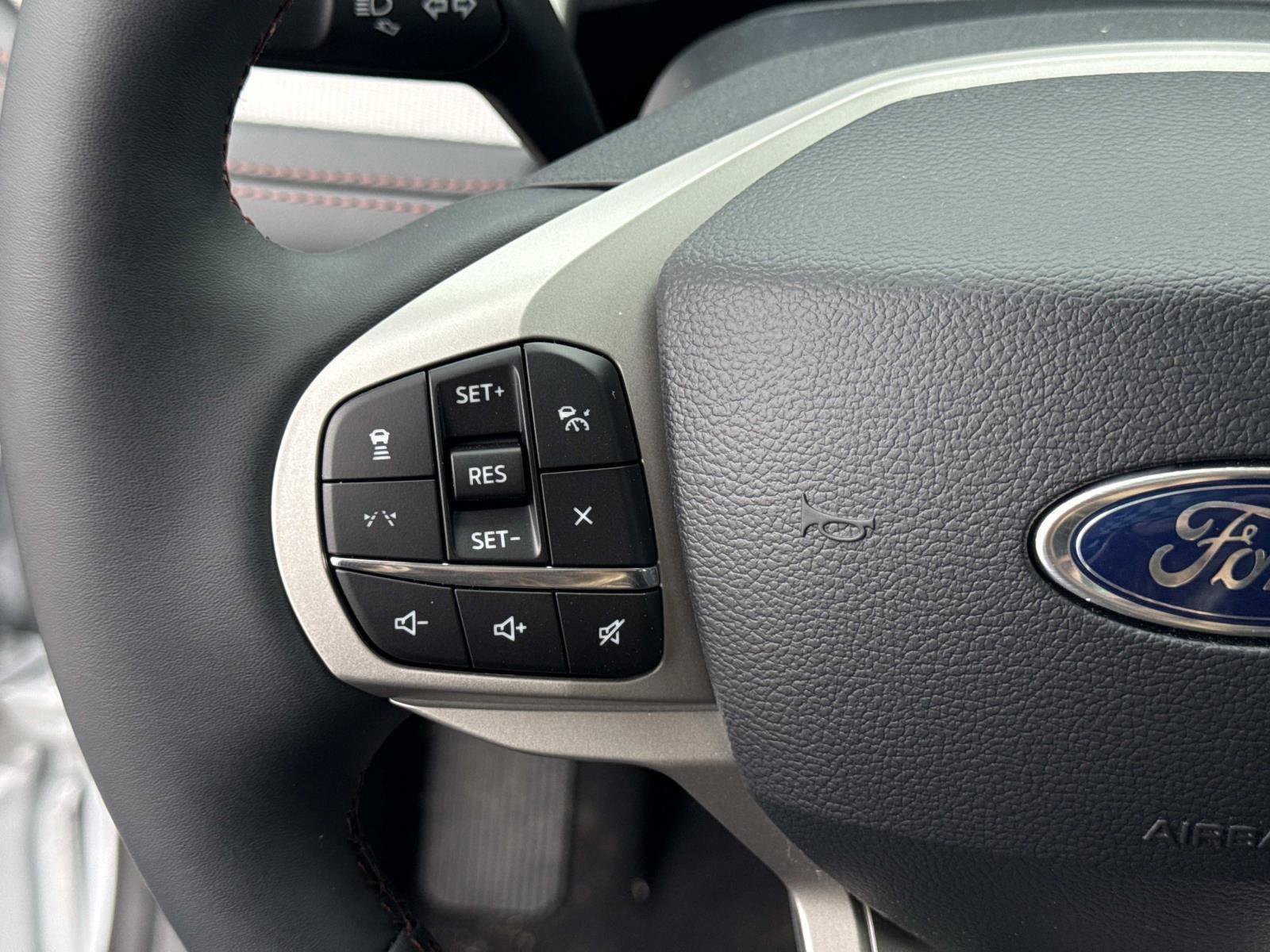 Used 2026 Ford Explorer - photo 21