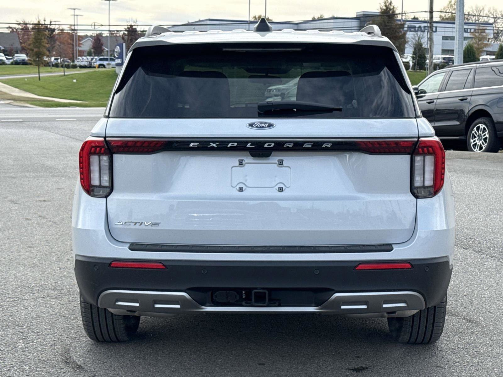 Used 2026 Ford Explorer - photo 9