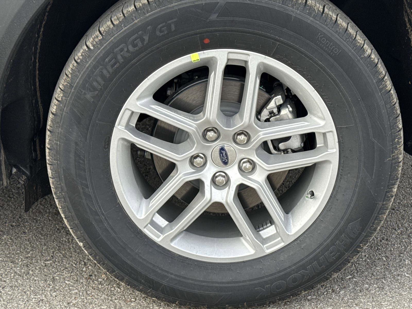Used 2026 Ford Explorer - photo 11