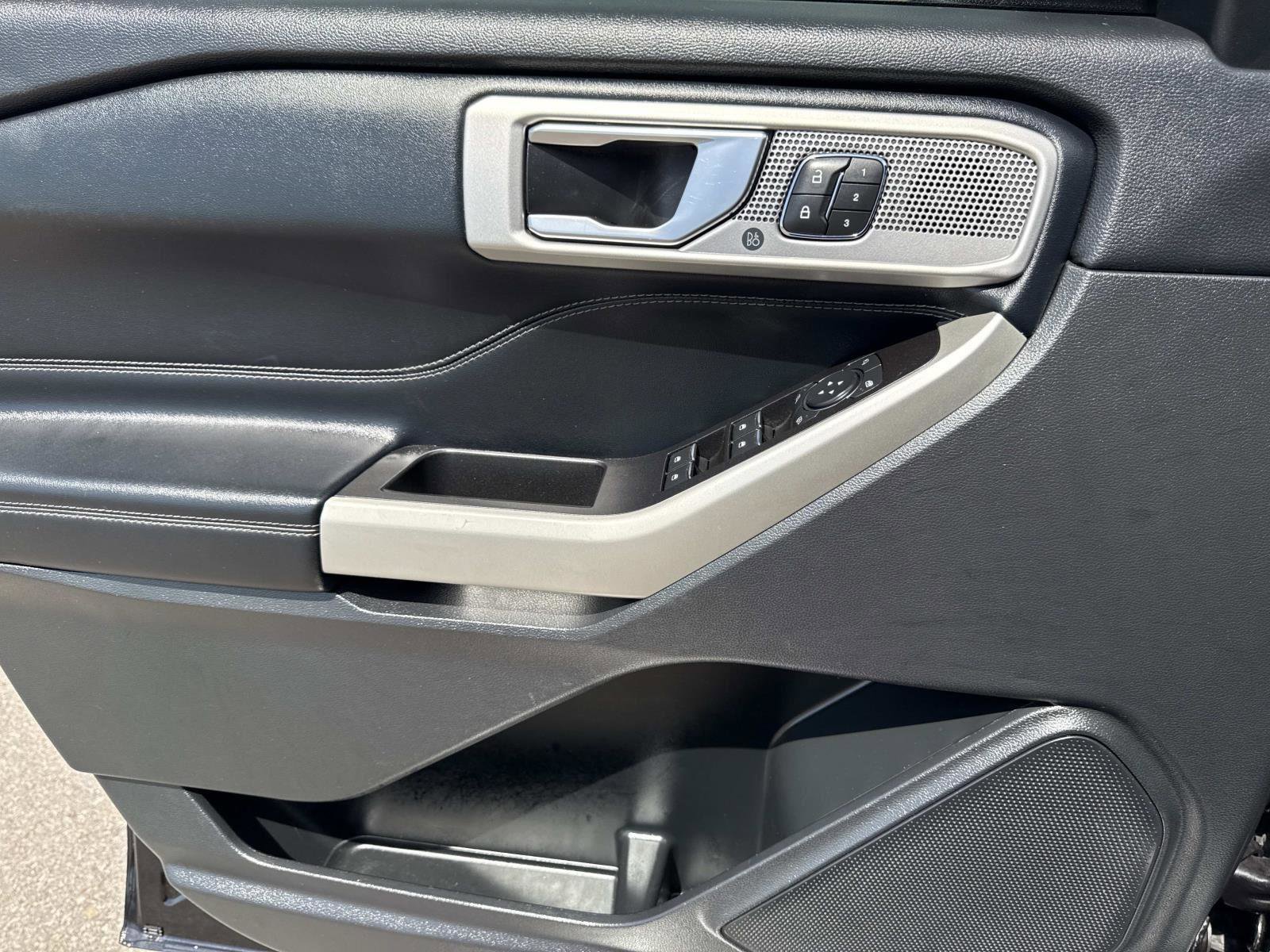 Used 2020 Ford Explorer - photo 11
