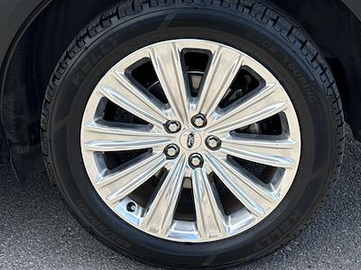 Used 2020 Ford Explorer - photo 2