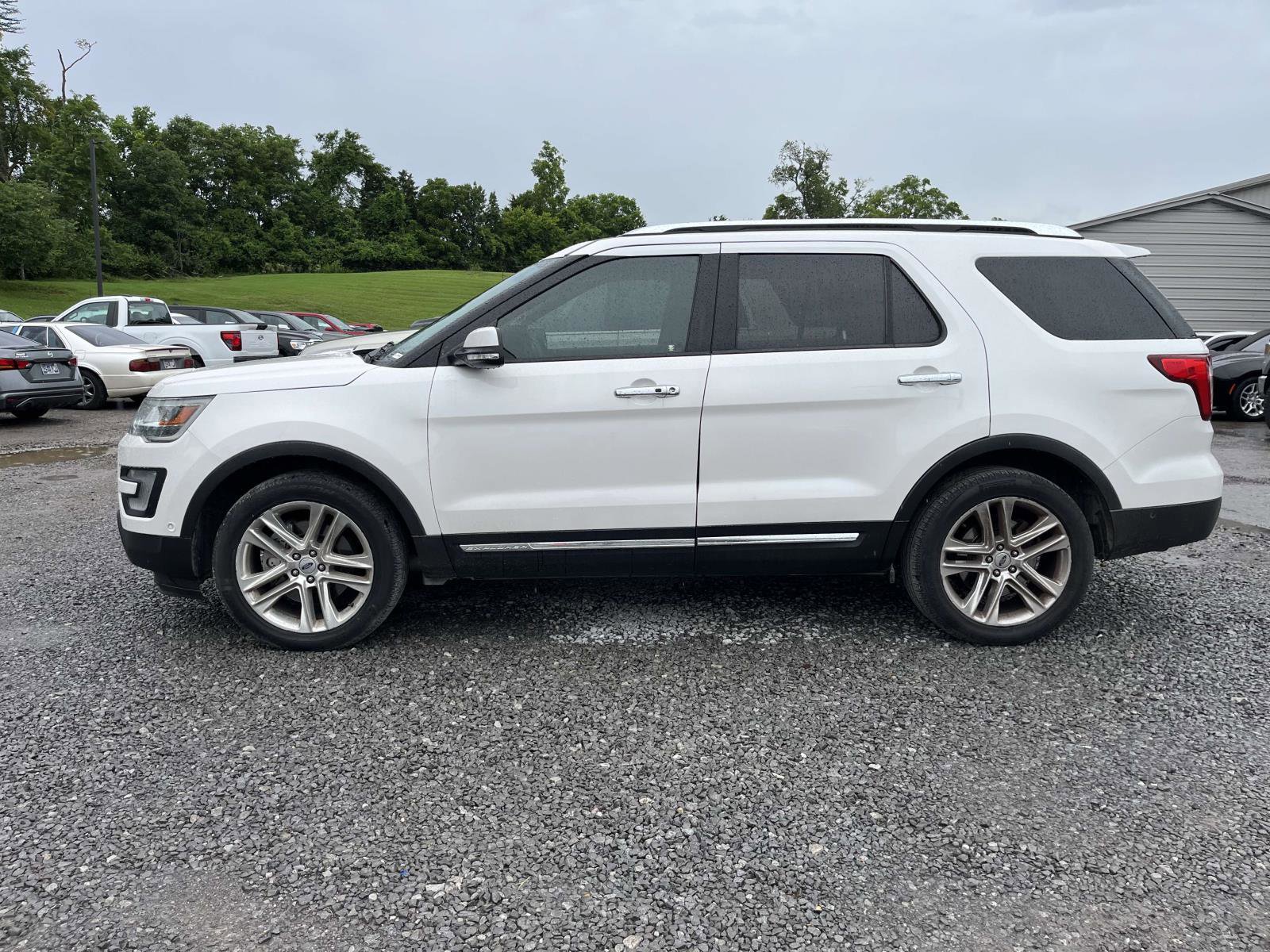 Used 2016 Ford Explorer - photo 2