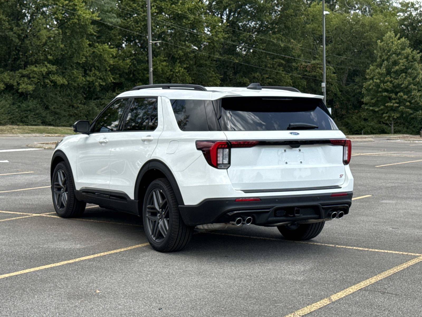 New 2026 Ford Explorer - photo 2