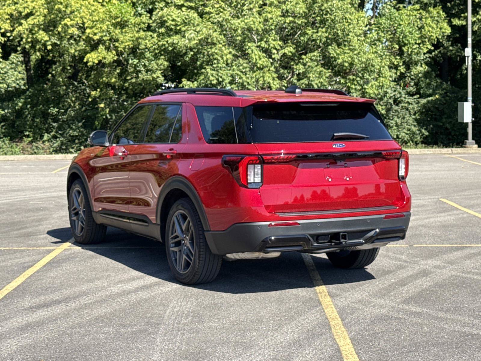 New 2026 Ford Explorer - photo 2
