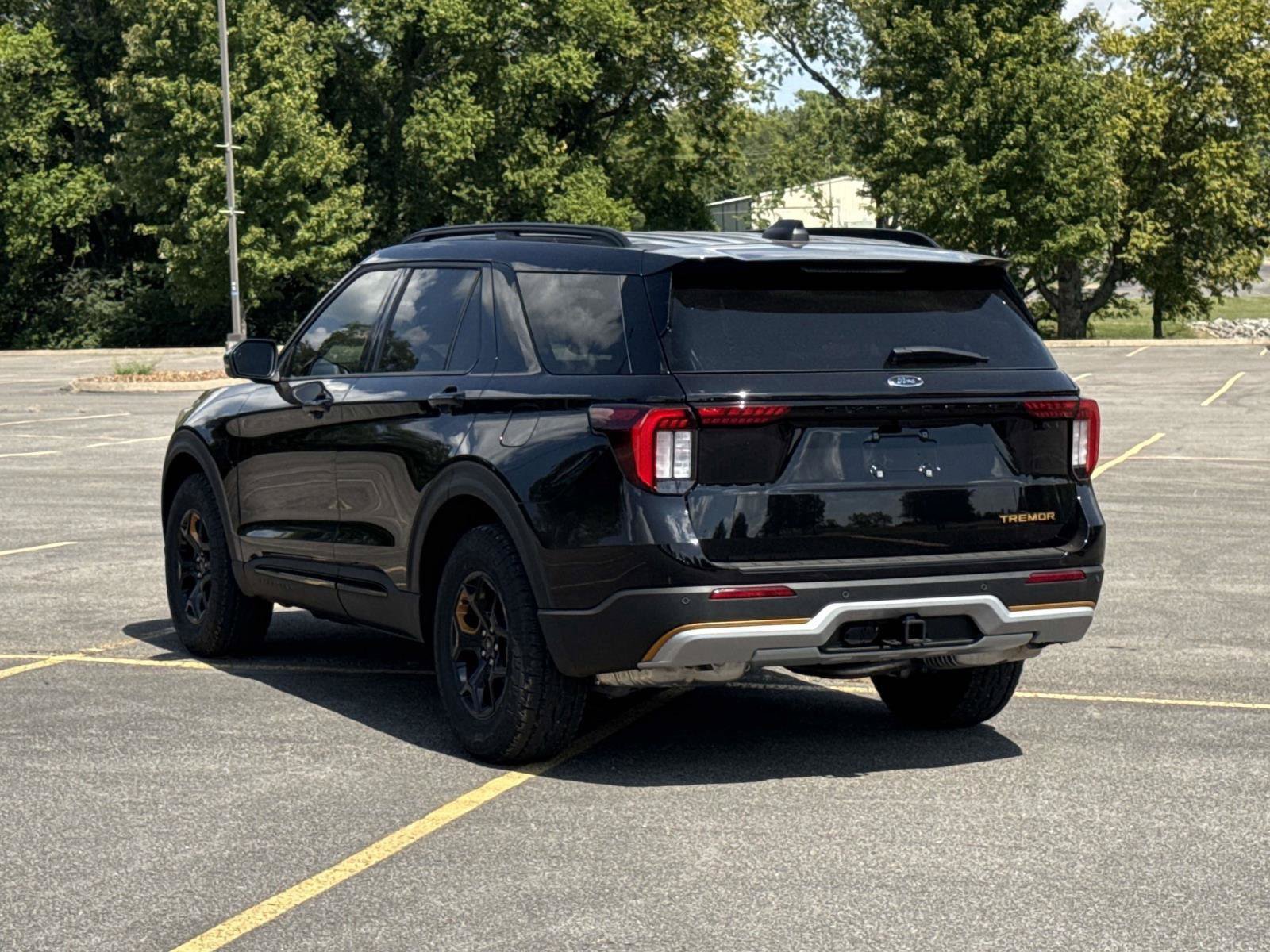 New 2026 Ford Explorer - photo 2
