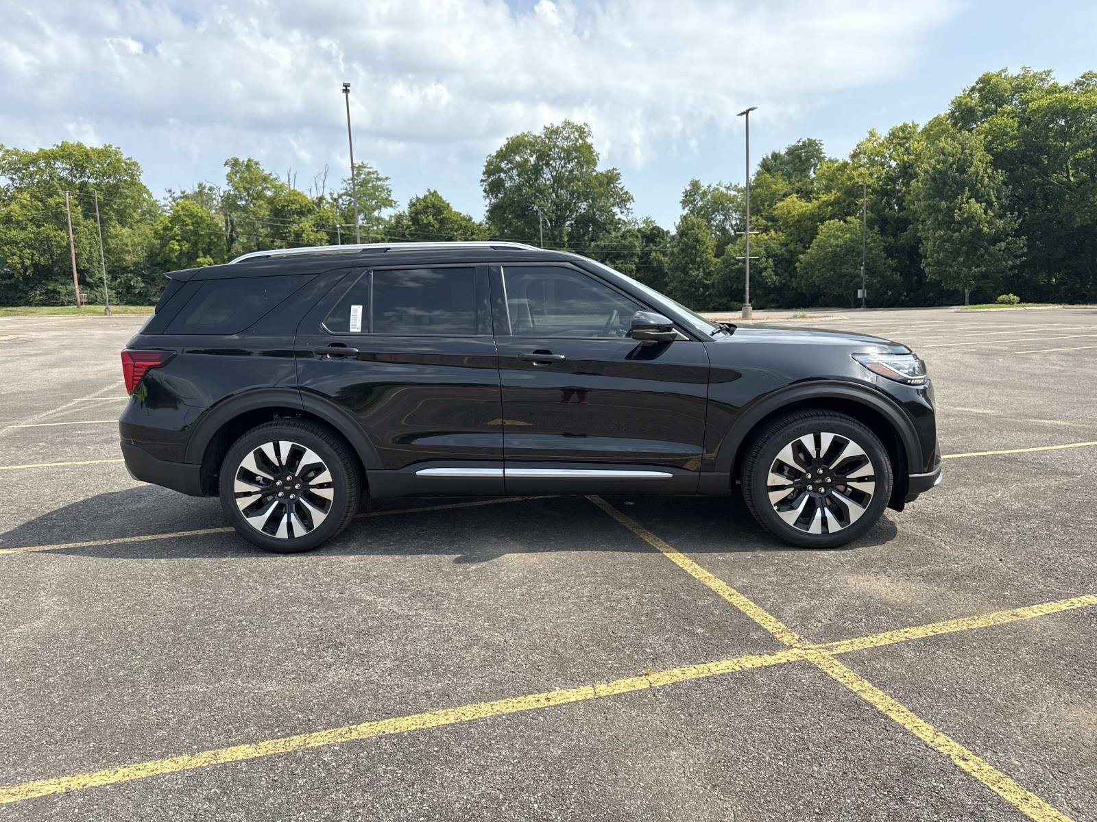 New 2026 Ford Explorer - photo 2