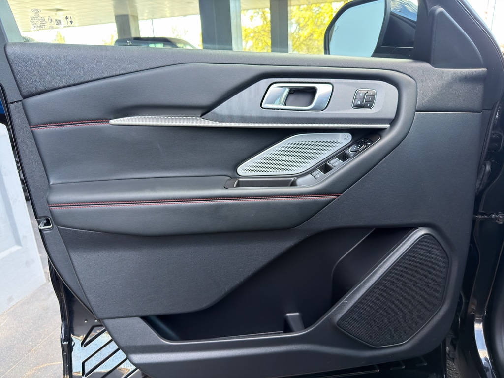 Used 2025 Ford Explorer - photo 19