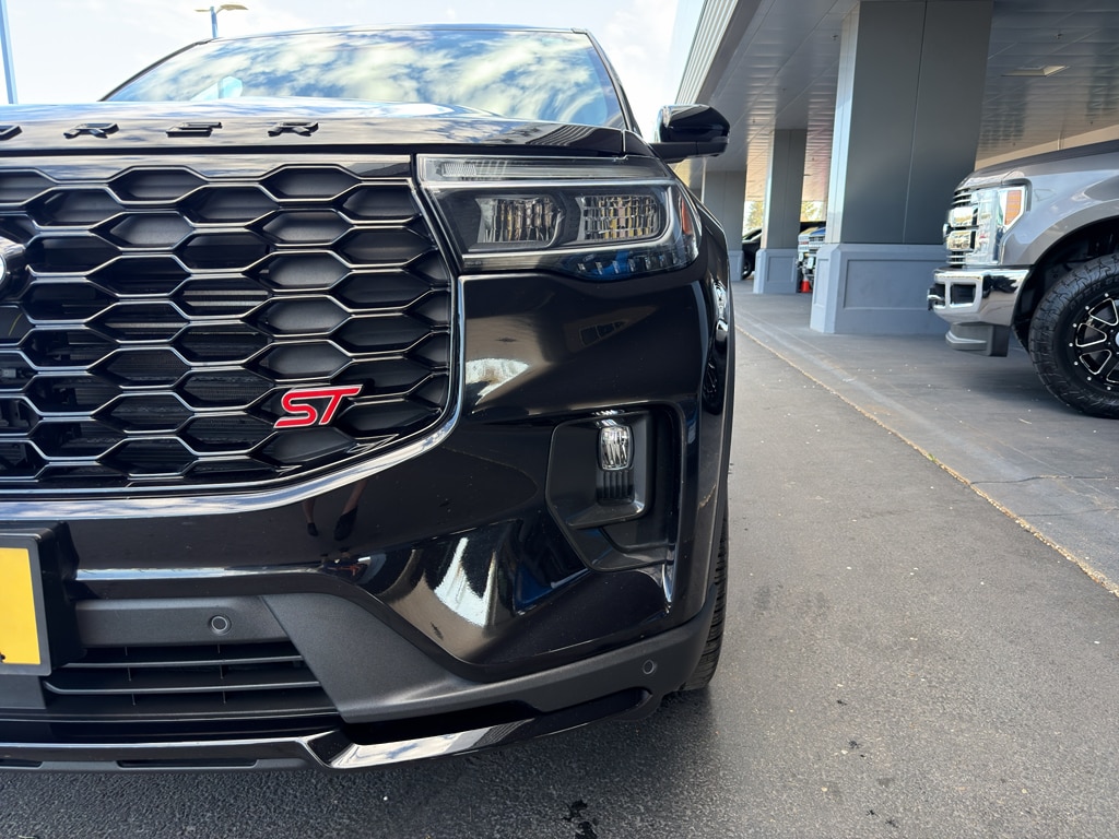 Used 2025 Ford Explorer - photo 6