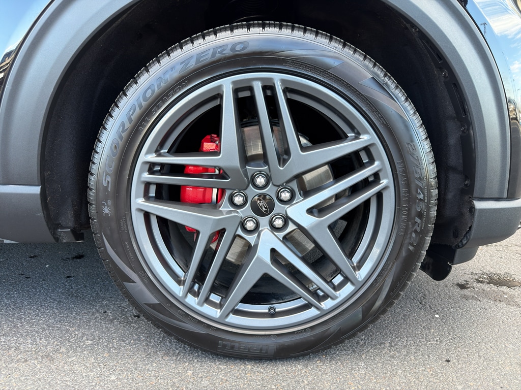 Used 2025 Ford Explorer - photo 8