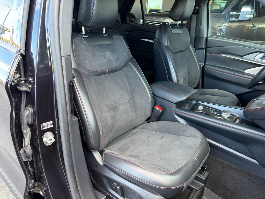 Used 2025 Ford Explorer - photo 11