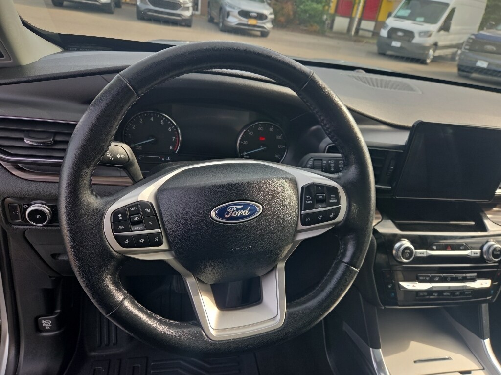 Used 2023 Ford Explorer - photo 24