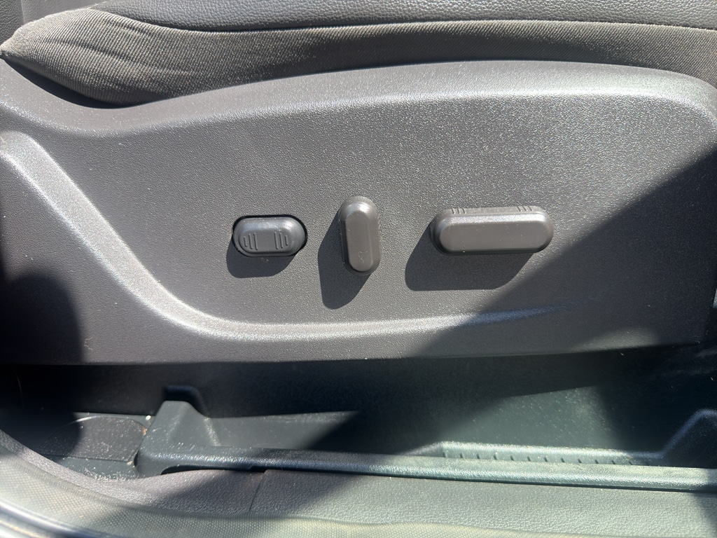 Used 2018 Ford Escape - photo 12