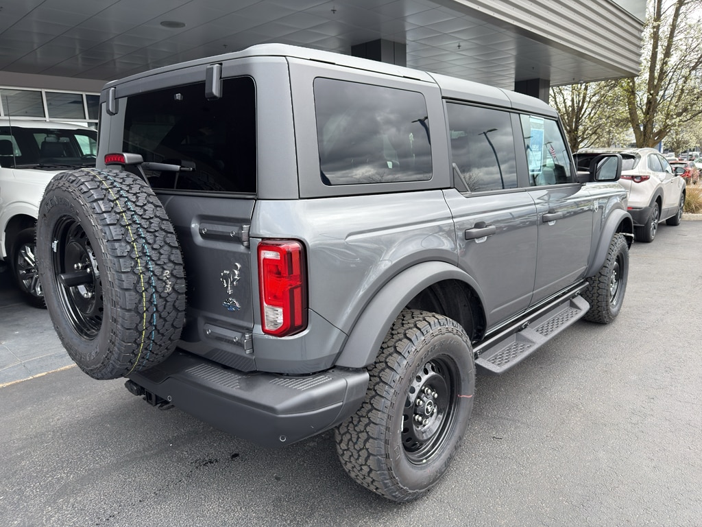 New 2026 Ford Bronco - photo 2