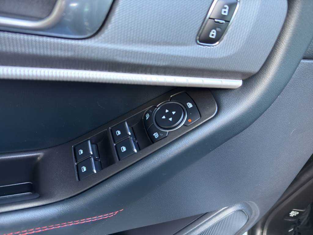 Used 2025 Ford Explorer - photo 18