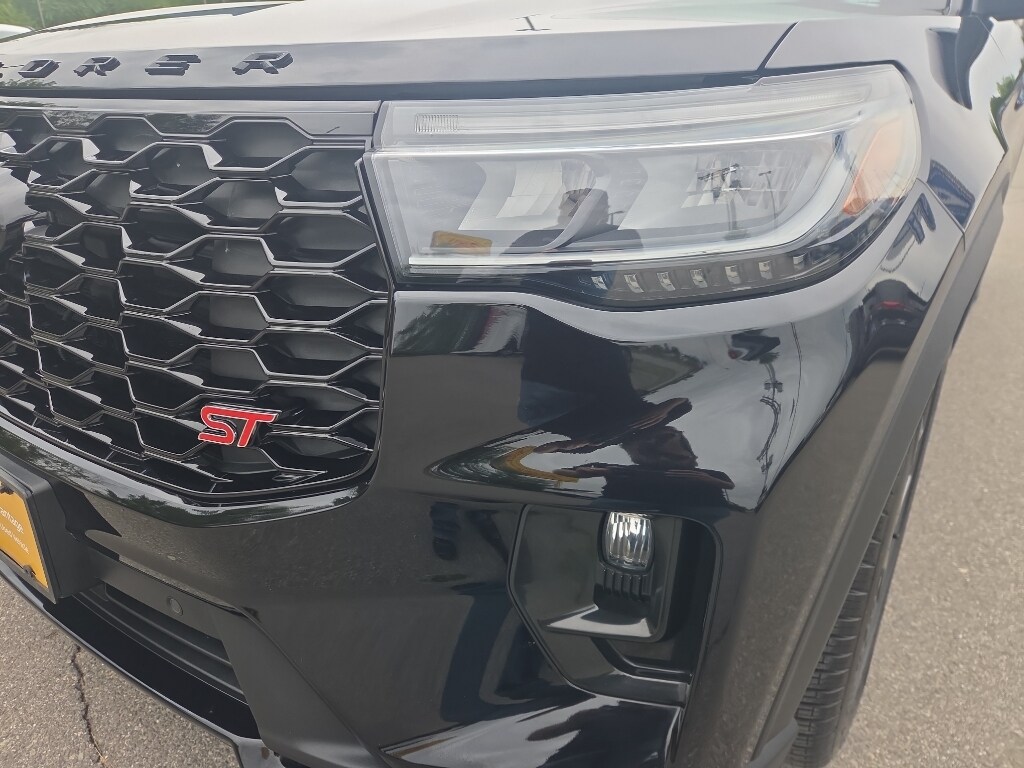 Used 2025 Ford Explorer - photo 6