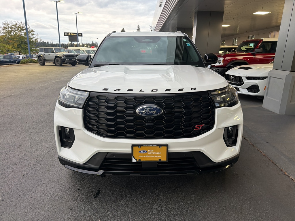 Used 2025 Ford Explorer - photo 2