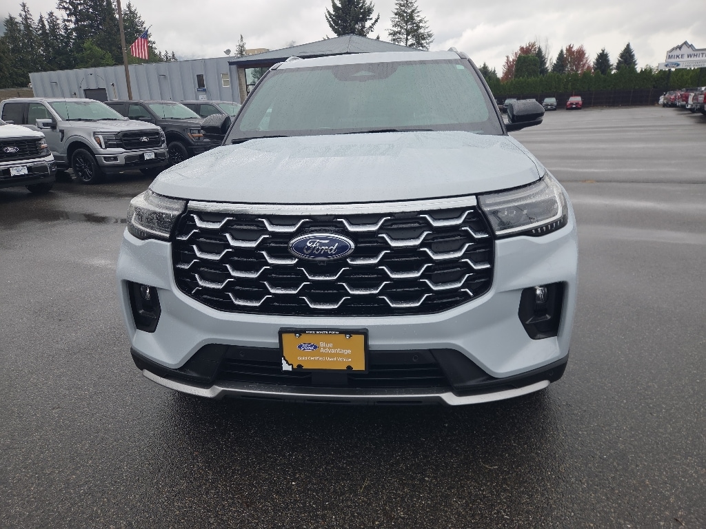 Used 2025 Ford Explorer - photo 2
