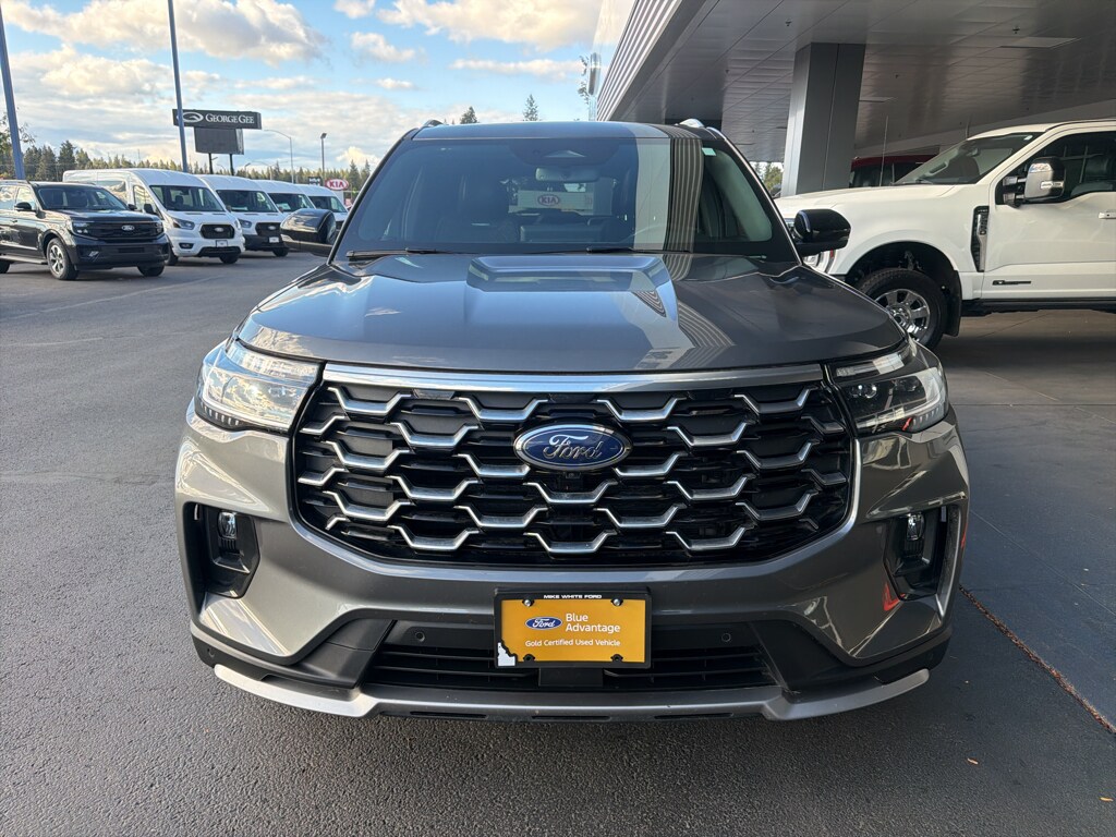 Used 2025 Ford Explorer - photo 2