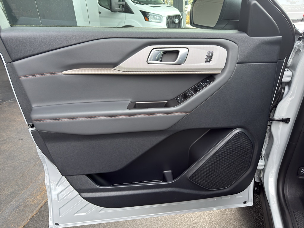 New 2026 Ford Explorer - photo 17