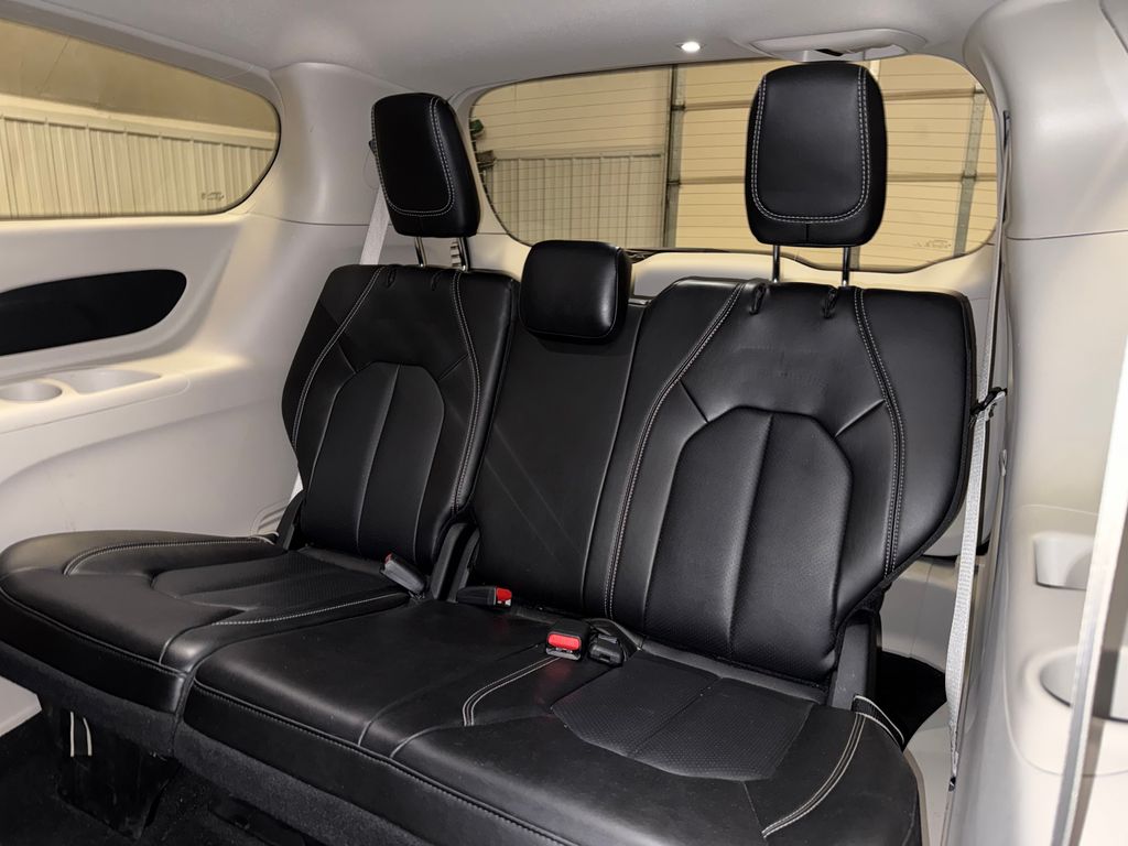 Used 2024 Chrysler Pacifica - photo 24