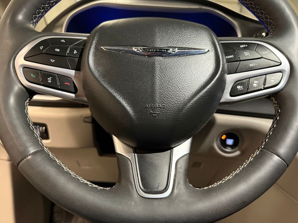 Used 2024 Chrysler Pacifica - photo 10