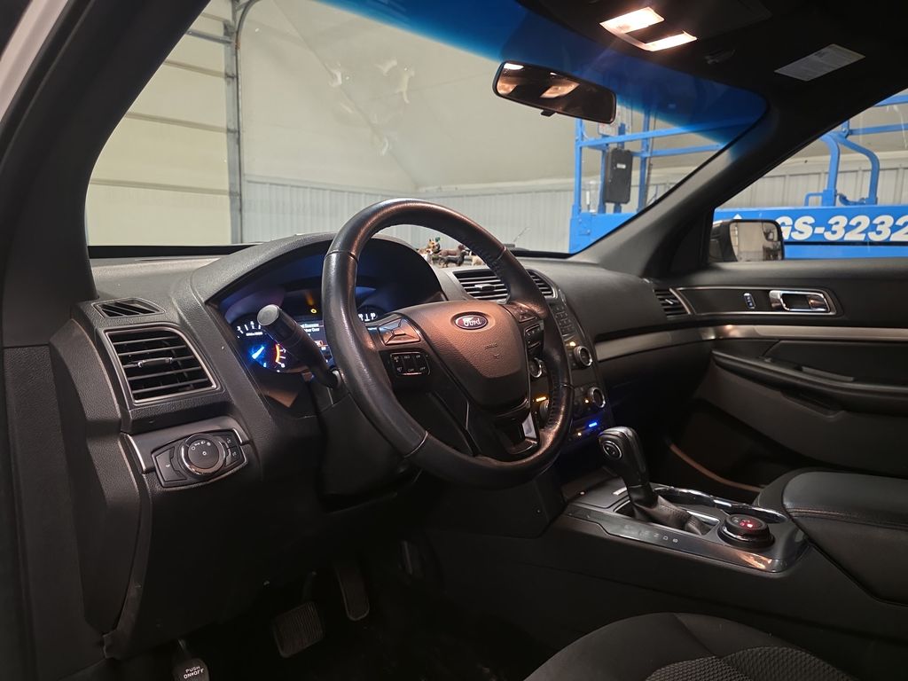 Used 2018 Ford Explorer - photo 19