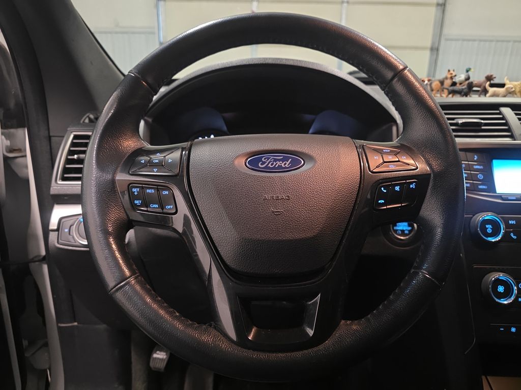 Used 2018 Ford Explorer - photo 10