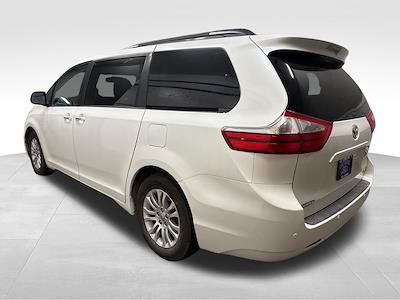 Used 2017 Toyota Sienna - photo 1